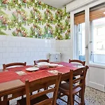 Guest house R & R *